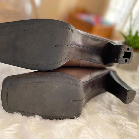 Brown Women's Heeled Sketcher Boots with Square Toe - Picture 9 of 9